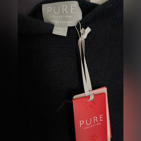PURE Collection Cashmere Poncho (flaw) - Picture 5 of 8